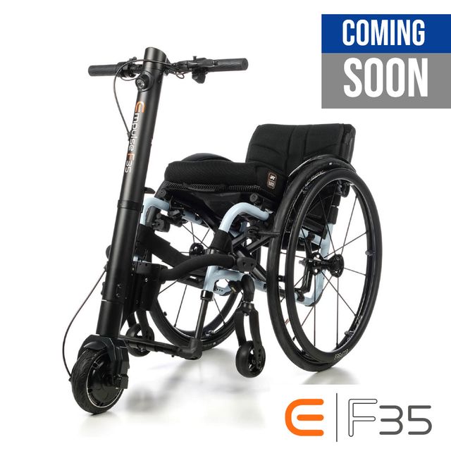 Empulse F35 Rollstuhl Zuggerät, ultrakompaktes und leichtes Zuggerät für Ihre Mobilität, komplett vormontiert mit Aktivrollstuhl, neu ab August 24 im Rollstuhlzentrum