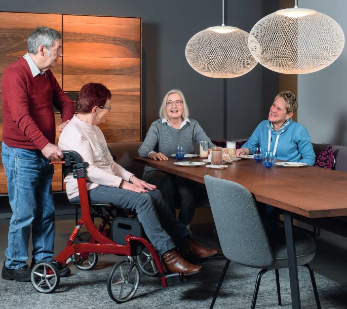 Bescomed Spring VARIO-M, Rollator + Rollstuhl, Bordeauxmetallic, 2in1, Alu Leichtgewichtsrollstuhl, Neue Serie, Gehwagen + Rollstuhl Inkl. Beinstützen Und Komfort-Rückengurt -Coloplast Verkaufsgeschäft Spring Vario 2in1